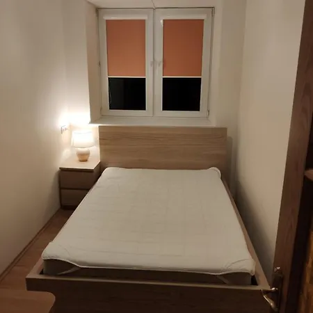 3 Apartament, Near Central Ferry Terminal. Апартаменты